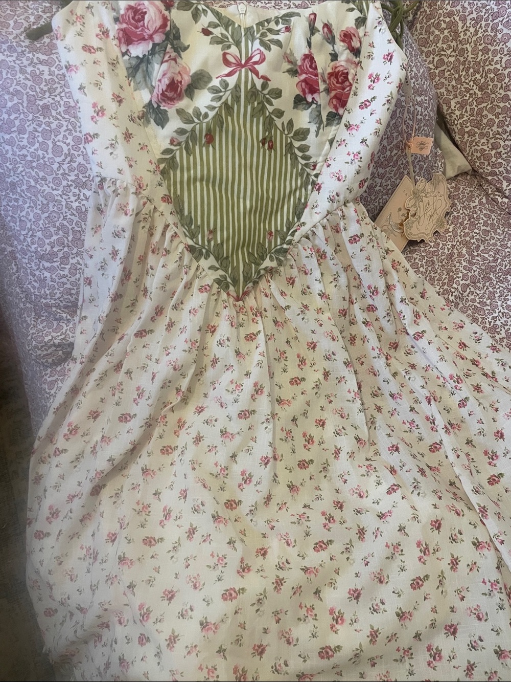 Vintage-Inspired Floral Midi Dress with Pink Roses - White/Pink - Picture 6 of 9